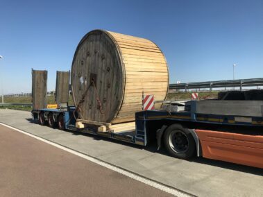 oversized transport - transport ponadgabarytowy